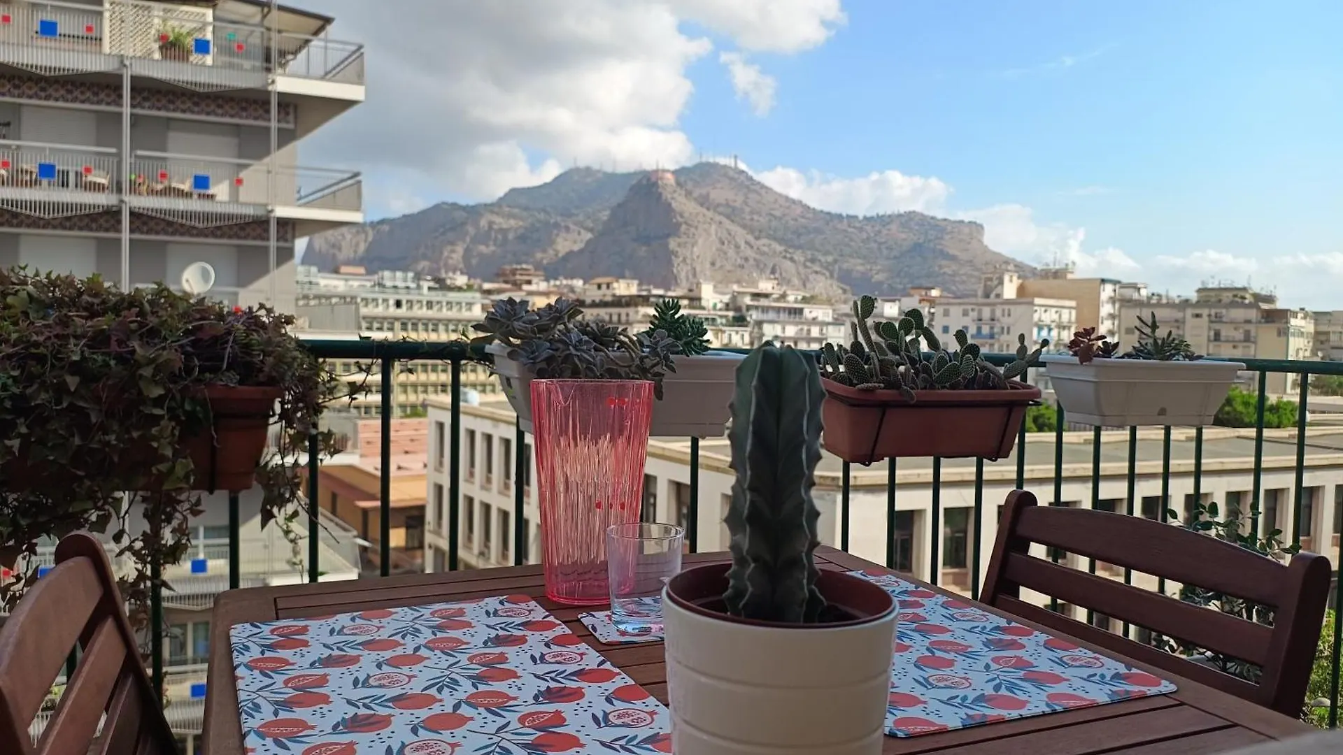 Lägenhet Al Duca Appartamento In Centro Palermo